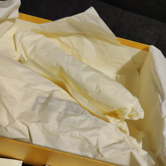 Brand New Fendi Colibrì Lite, size 38.5, Pink Sequin - Picture 5 of 10